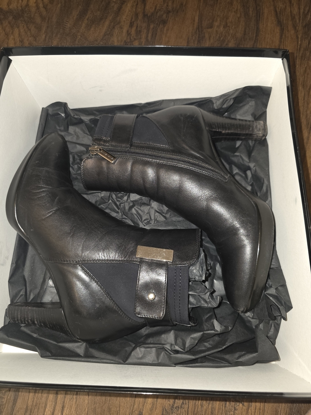 Aquatalia Black Leather Ankle Booties with Side Zip